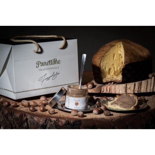 Fazzolari – Box con Panettone Artigianale Pandorato 1kg. e Crema Spalmabile alla Mandorla di Avola